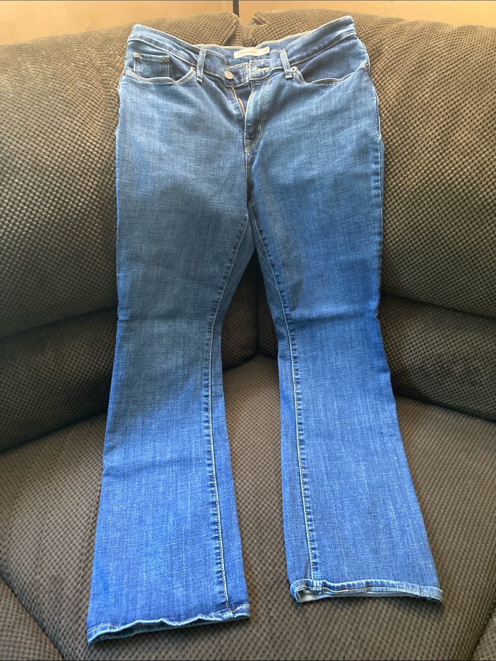Classic Blue Women’s Bootcut Jeans Levi’s size 29 Short